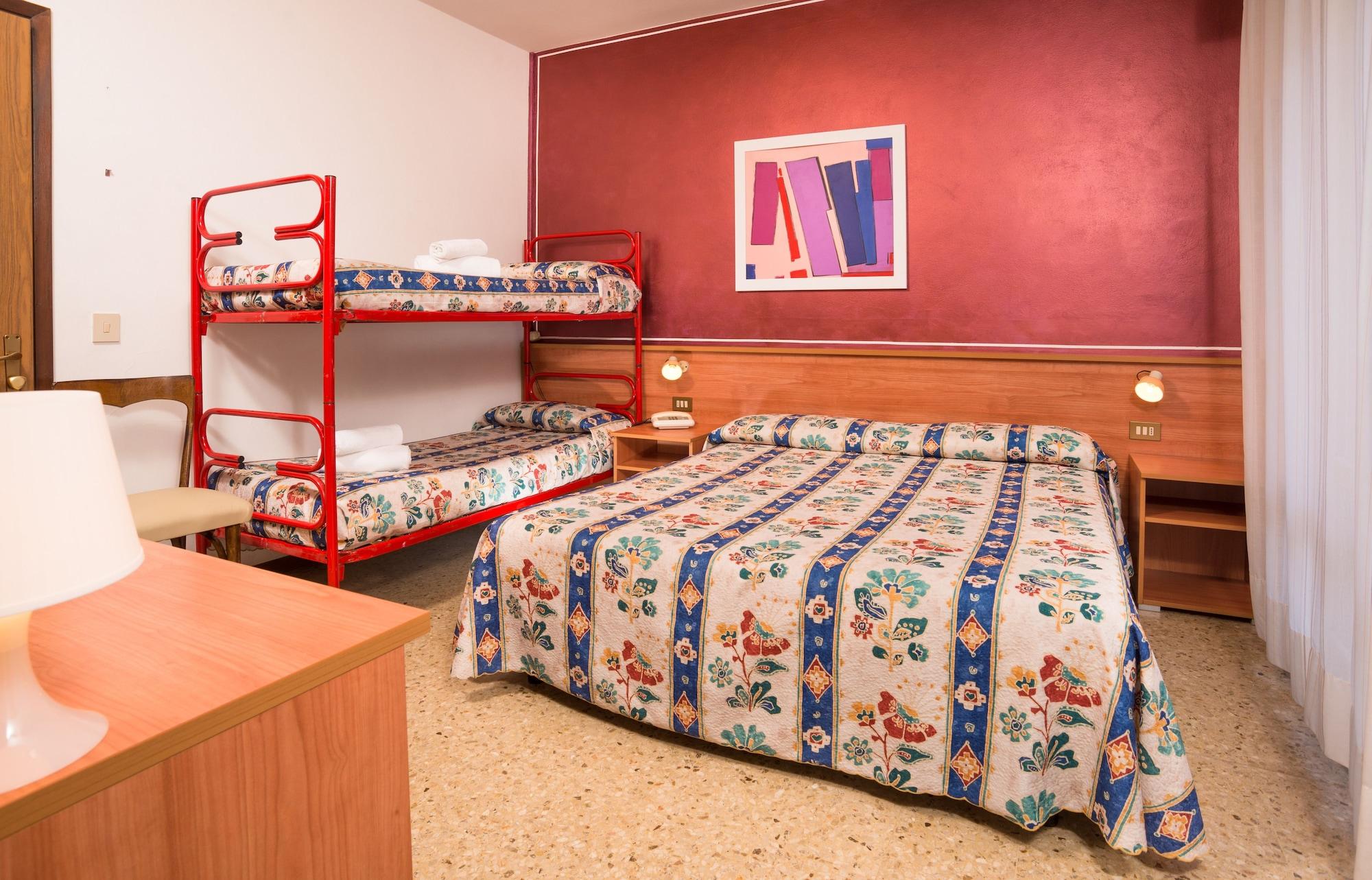 Hotel Azzorre Лидо-ди-Езоло Экстерьер фото